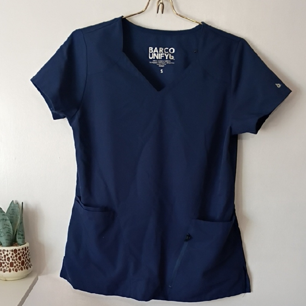 Barco Unify Scrubs Top Size small Uniforms Navy Short Sleeve Top